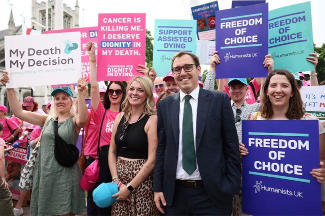 UK parliament votes for assisted dying, paving way for historic law change