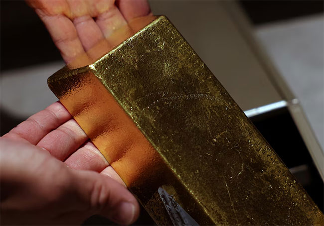 Gold at near 2-week low after Trump announces Israel-Iran ceasefire