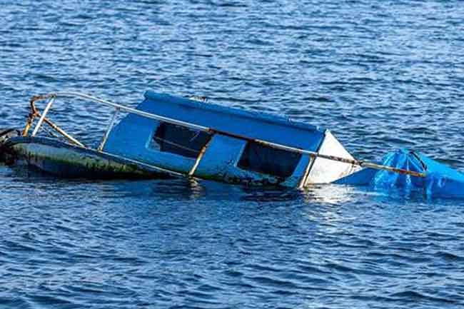 Body of missing fisherman found after boat capsizes in seas off Tangalle