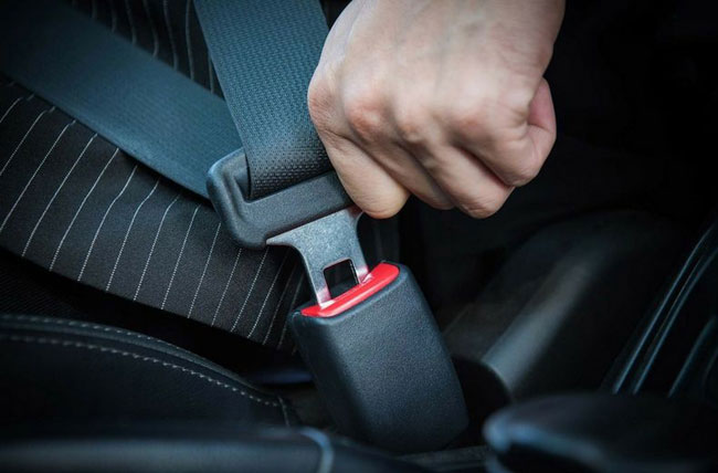 Seat belts mandatory for passengers of all vehicles on expressways from September