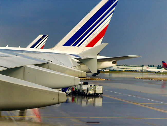 French air traffic control strike disrupts global flights