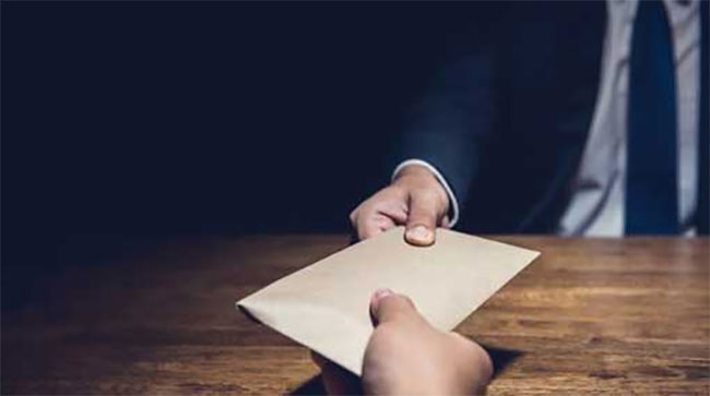 Two officers of Peradeniya Registrar of Pesticides Office arrested for soliciting a bribe