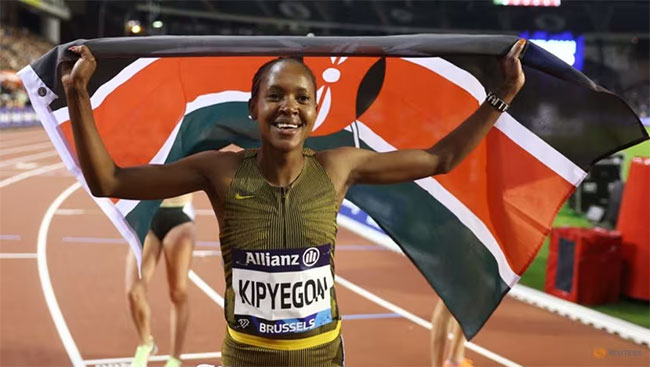 Kenyas Kipyegon breaks own 1,500 metres world record