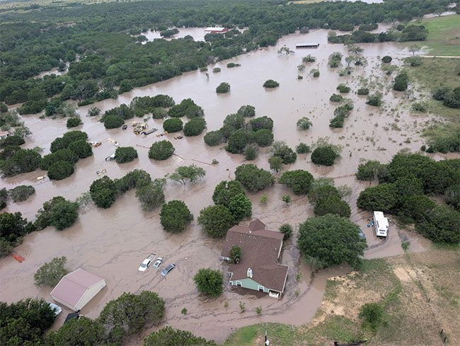 Texas floods death toll climbs to more than 100