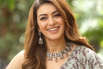 Popular Indian actress Hansika Motwani arrives in Sri Lanka
