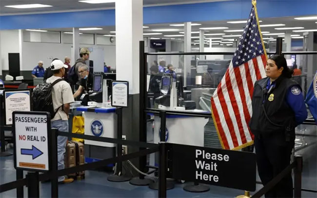 US scraps shoe removal at airport screening