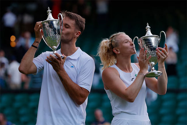 Verbeek and Siniakova win Wimbledon mixed doubles title