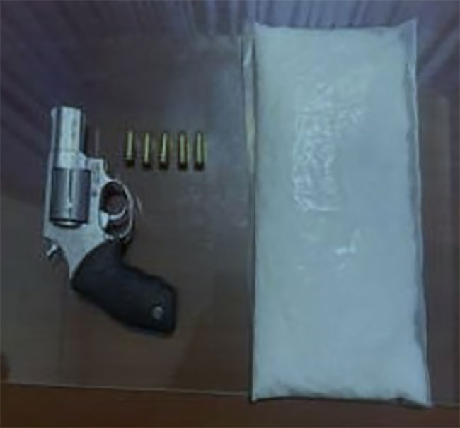 Accomplice of organized criminal arrested with Ice haul and revolver