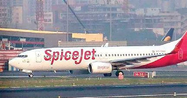 Chaos on Delhi-Mumbai SpiceJet flight: 2 passengers try to enter cockpit