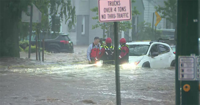 Heavy rains pummel New York city and suburbs, flooding subway and highways