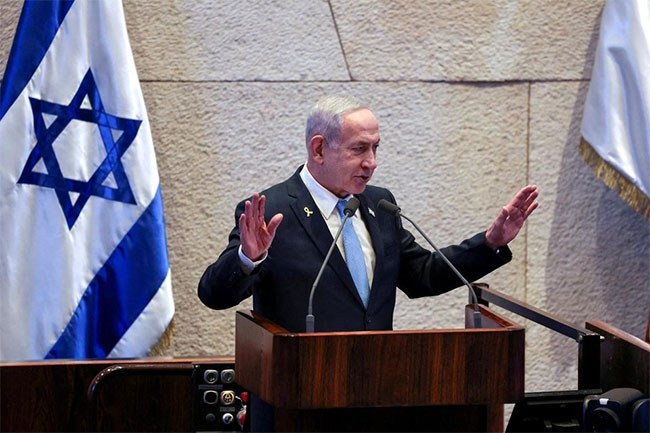 Netanyahu under mounting political pressure after party quits
