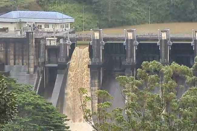 One spill gate of Upper Kotmale Reservoir opened due to heavy rain