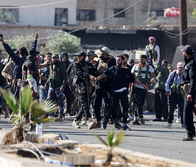 Syrias leader urges Bedouin tribes to commit to a ceasefire ending clashes with the Druze