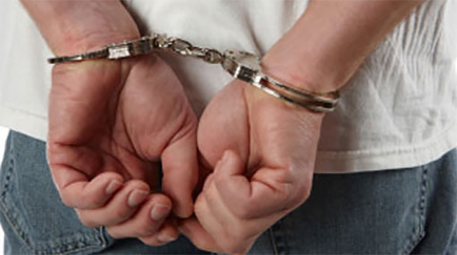 Chinese national arrested with smuggled cigarettes in Kollupitiya