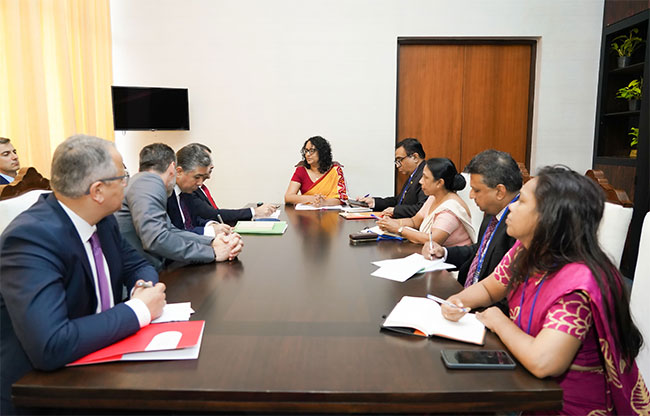 Turkish Minister reaffirms commitment to educational cooperation in meeting with PM