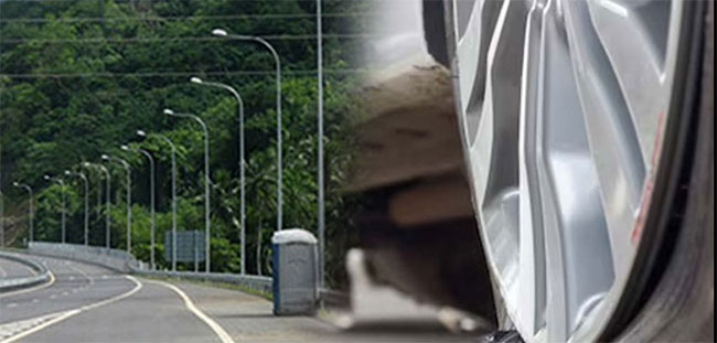 Two women killed, 4 injured in crash on expressway