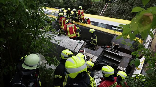 Three killed and others injured in German train derailment