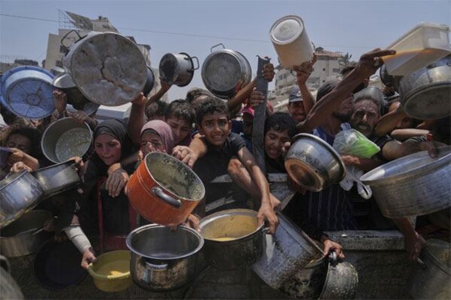 Israel begins daily pause in fighting in 3 Gaza areas to allow minimal aid as hunger grows