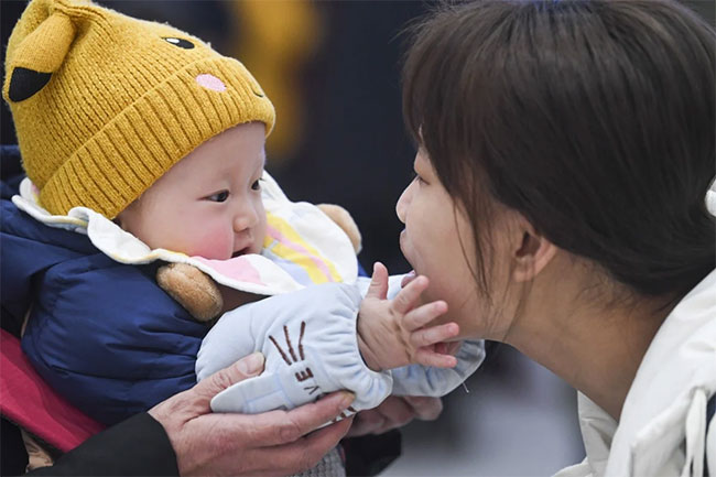 China offers parents $1,500 in bid to boost births