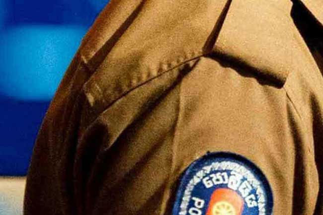 Two police officers interdicted after arrested suspect escapes custody
