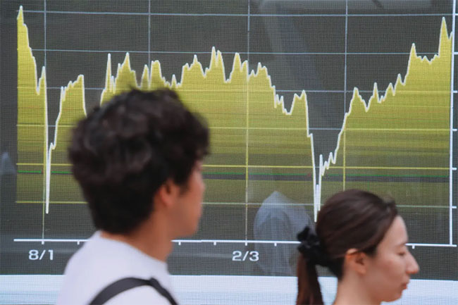 World shares retreat after Trumps order imposing new tariffs on 68 countries and EU