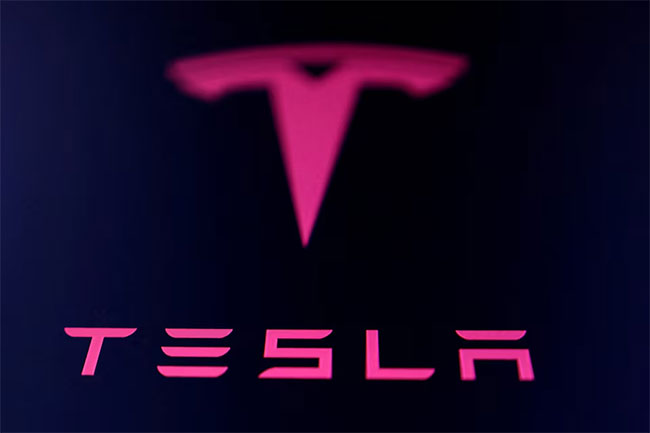 Tesla ordered by Florida jury to pay $243 million in fatal Autopilot crash