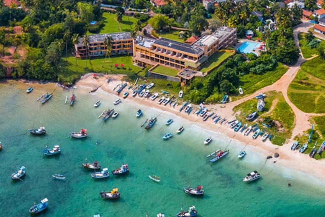 Authorities urged to take action against foreigners engaged in business activities in Arugam Bay