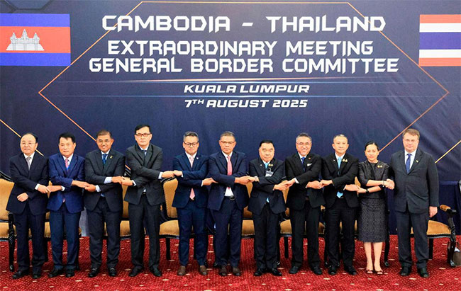 Thailand and Cambodia extend ceasefire amid border tensions