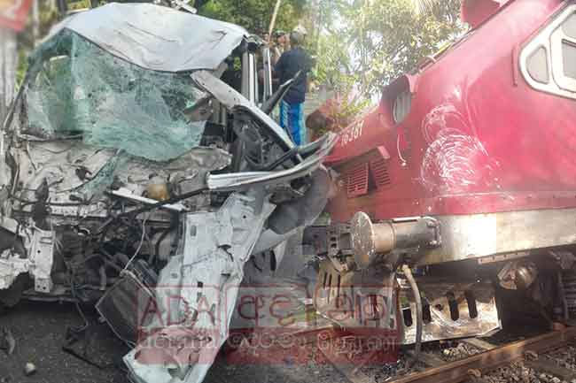 Female driver injured as train hits minivan in Aluthgama