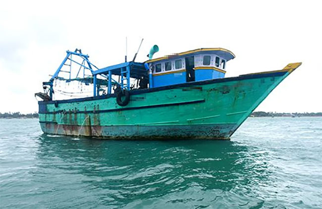 Seven Indian fishermen arrested for poaching in seas off Mannar
