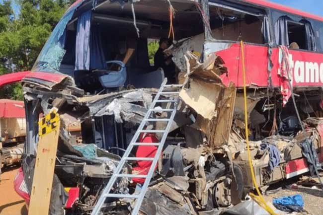 Bus collision with truck kills 11, injures 45 in Brazil