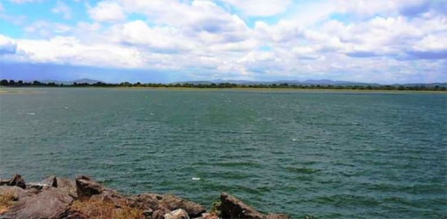 Father and son drown after boat capsizes in Parakrama Samudraya