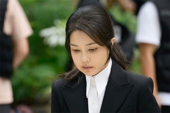 Wife of South Koreas jailed ex-president arrested