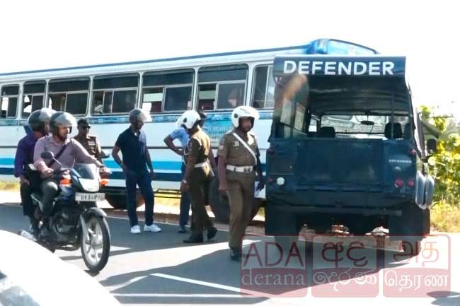 Three injured in head-on collision between bus and defender in Hingurakgoda