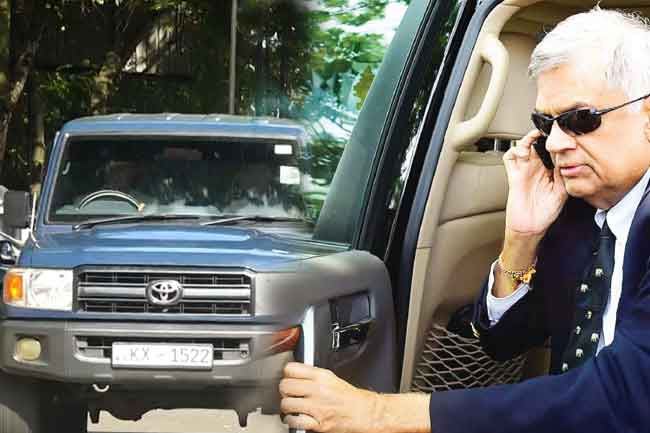 Former President Ranil arrives at CID 