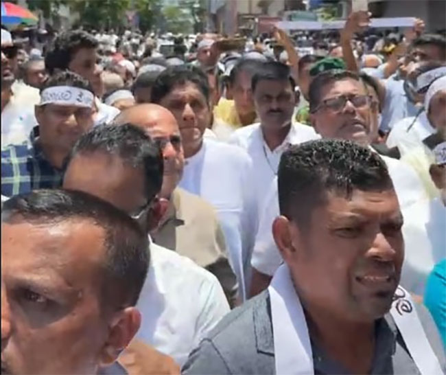 Heavy traffic congestion in Colombo 2, Opposition protest march Against Repression underway