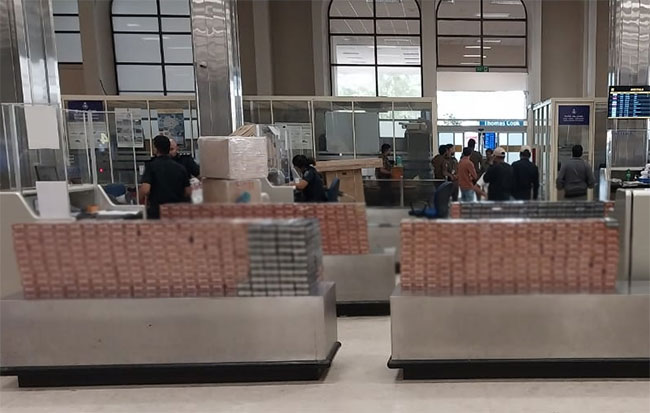 Three Sri Lankans arrested at BIA with foreign cigarettes worth Rs. 45M