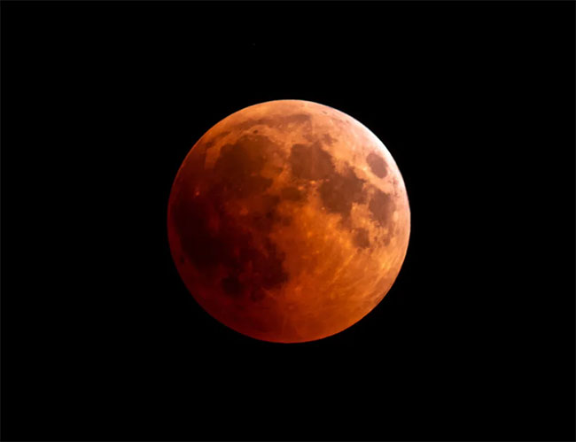Celestial Spectacle Awaits Sri Lanka: Rare blood moon to appear for 82 minutes on September 7