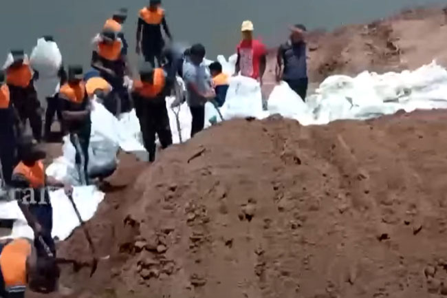 Govt. may seek foreign assistance to fix Nilwala River salinity barrier issue  Minister