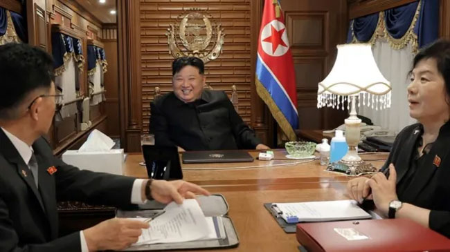 North Koreas Kim arrives in Beijing in armoured train