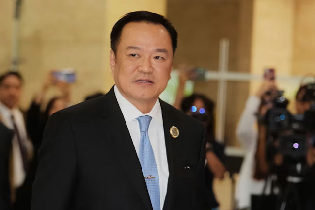 Thai lawmakers to vote for a new prime minister as candidates promise an early election