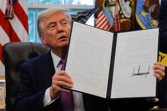 Trump signs order rebranding Pentagon as the Department of War