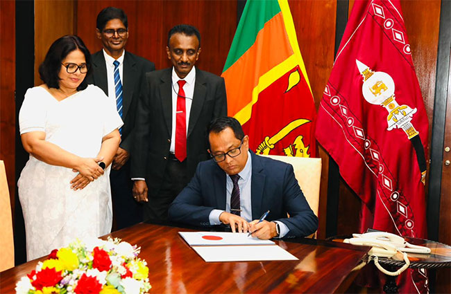 Speaker endorses the certificate on Presidents Entitlements (Repeal) Bill