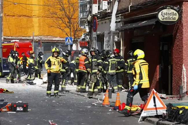 Explosion from suspected gas leak kills 1 person and injures 25 in Madrid