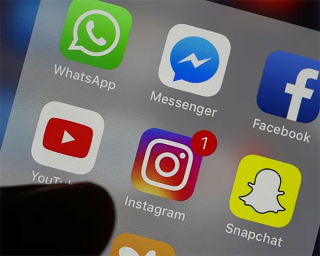 Social media platforms required to deactivate accounts of under-16s under Australian ban