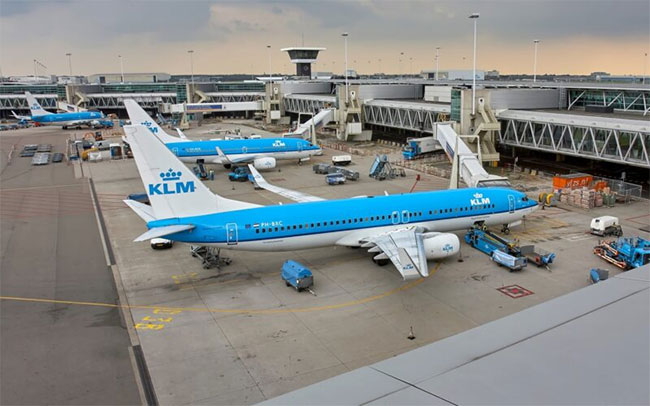 Dutch airline KLM cancels 100 flights amid ground staff strike