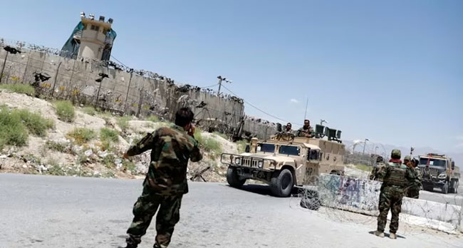 Trump issues vague threat to Afghanistan over Bagram air base