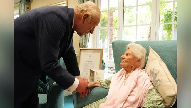 Worlds oldest person, 116, meets King Charles