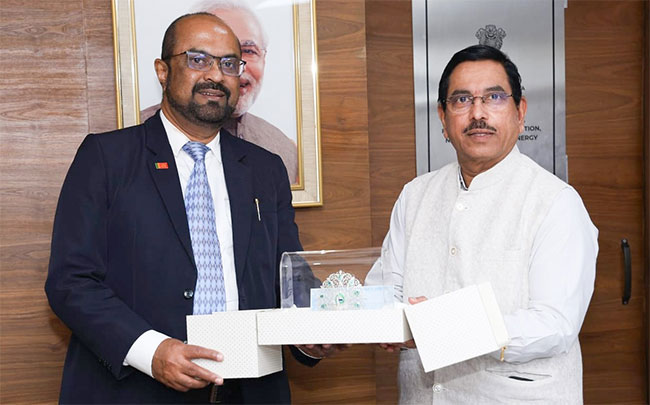 Energy Minister holds talks to strengthen energy cooperation with India
