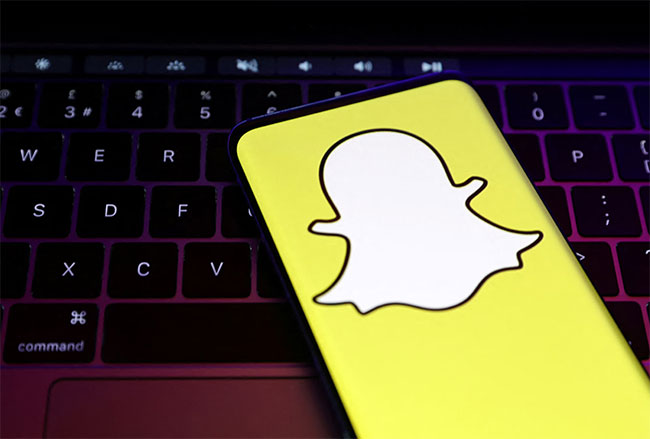 Snapchat to start charging for storing old posts